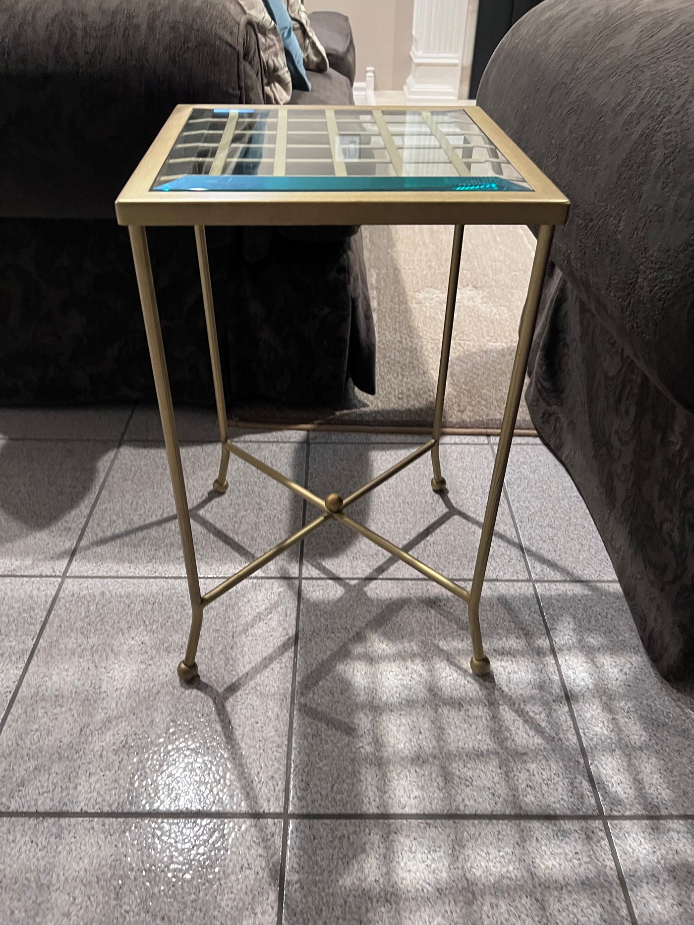 Gold Accent Table Sell My Stuff Canada Canada S Content And Estate   IMG 3928 4ba38359 4abc 4a48 B725 86ea97e7c7f6 1400x 