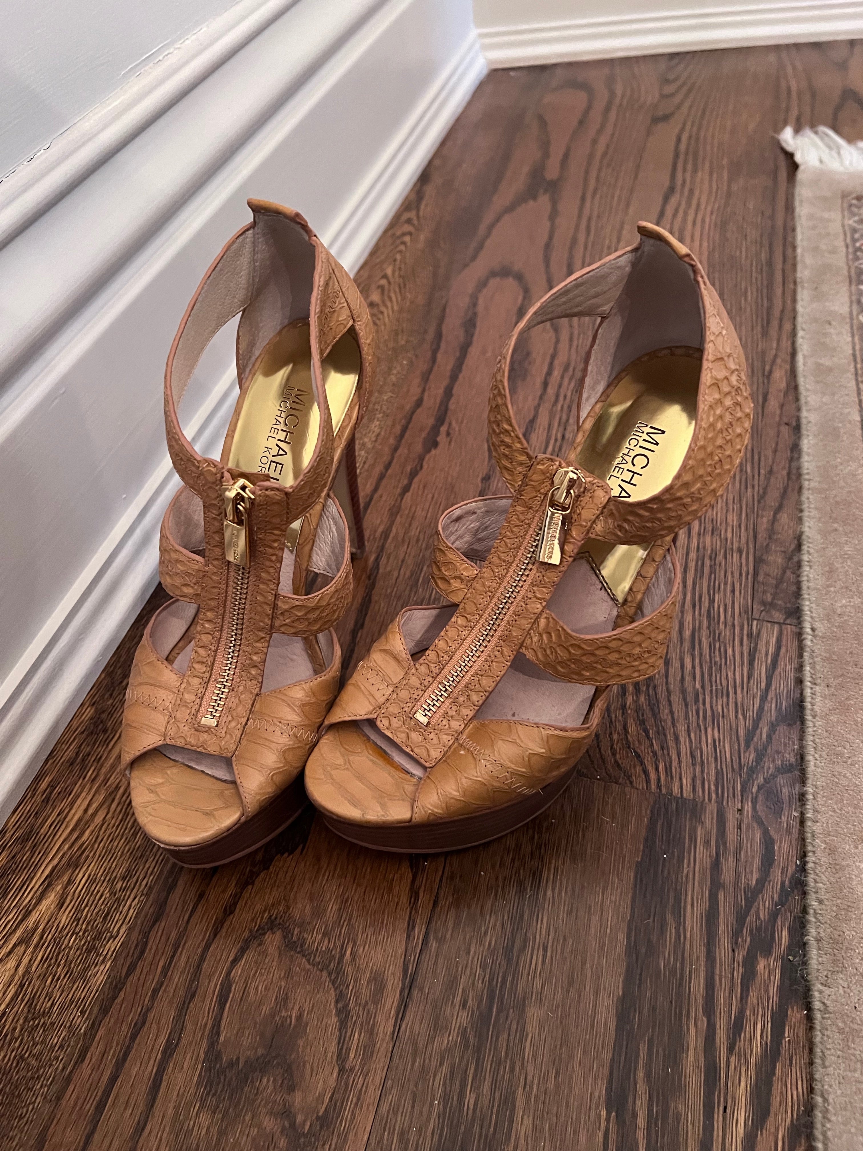 Michael kors tan leather hot sale heels