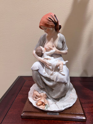 GIUSEPPE ARMANI- Capodimonte Figurine "Maternity" Mother & Child Breastfeeding