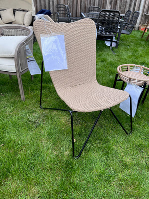 2 Wicker Chairs + Side Table