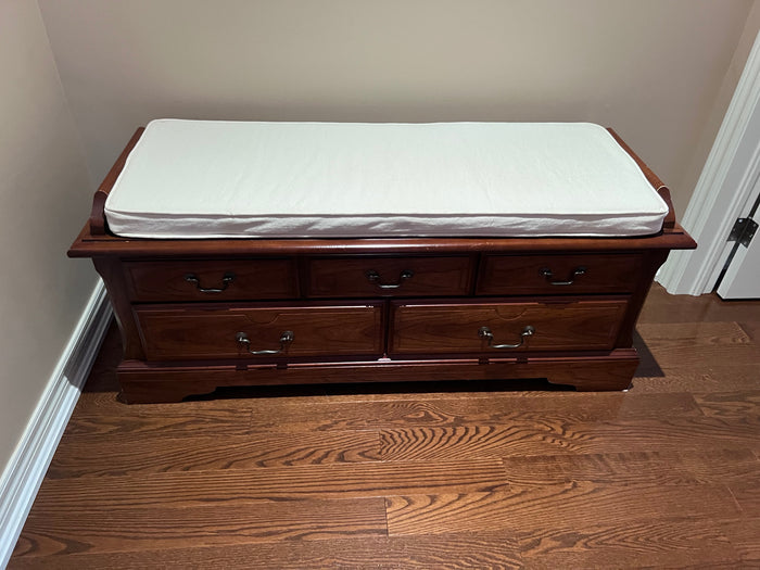 Cedar Chest with Top Pad