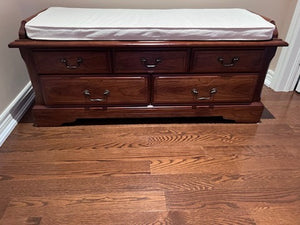 Cedar Chest with Top Pad