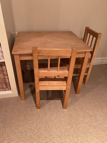 IKEA Kid s Table 2 Chairs