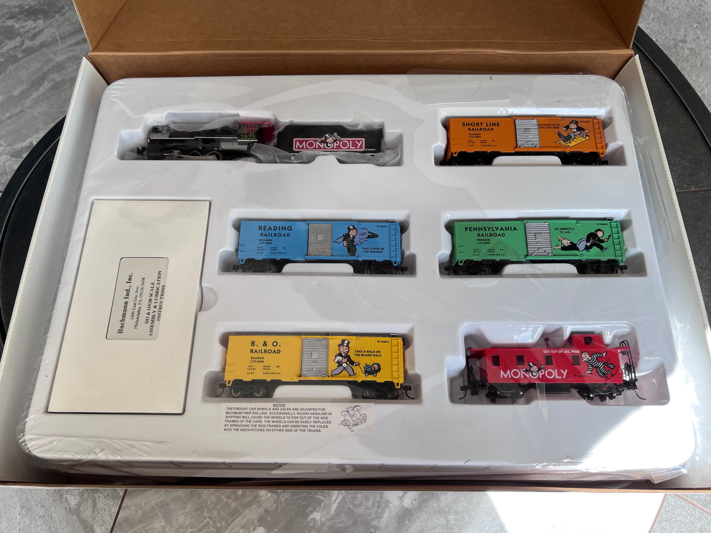 Bachmann monopoly train store set