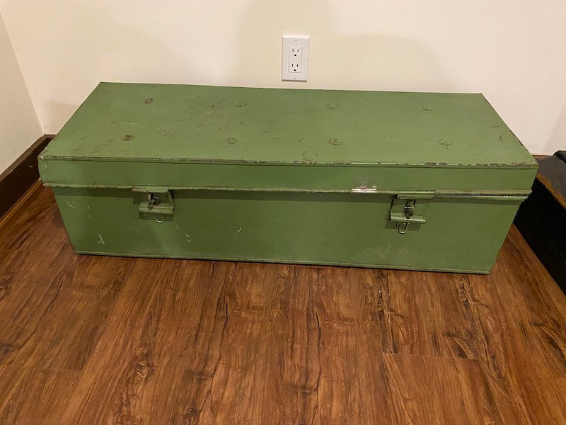 Vintage Military STORAGE TRUNK Drab Green Flat Top Foot Locker 
