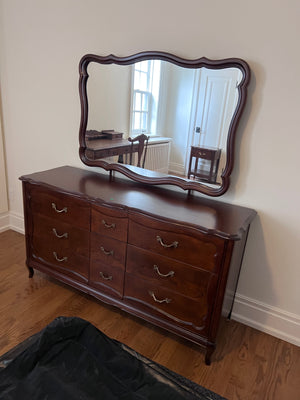 "Knechtel Quality Furniture" Dresser w/Mirror