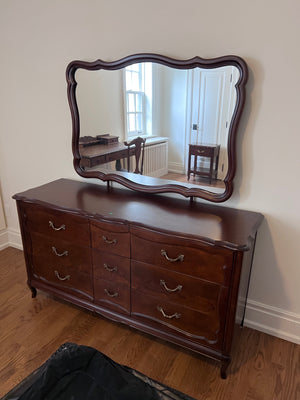 "Knechtel Quality Furniture" Dresser w/Mirror