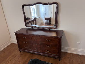 "Knechtel Quality Furniture" Dresser w/Mirror