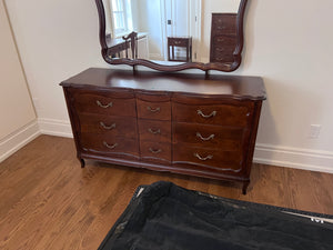 "Knechtel Quality Furniture" Dresser w/Mirror