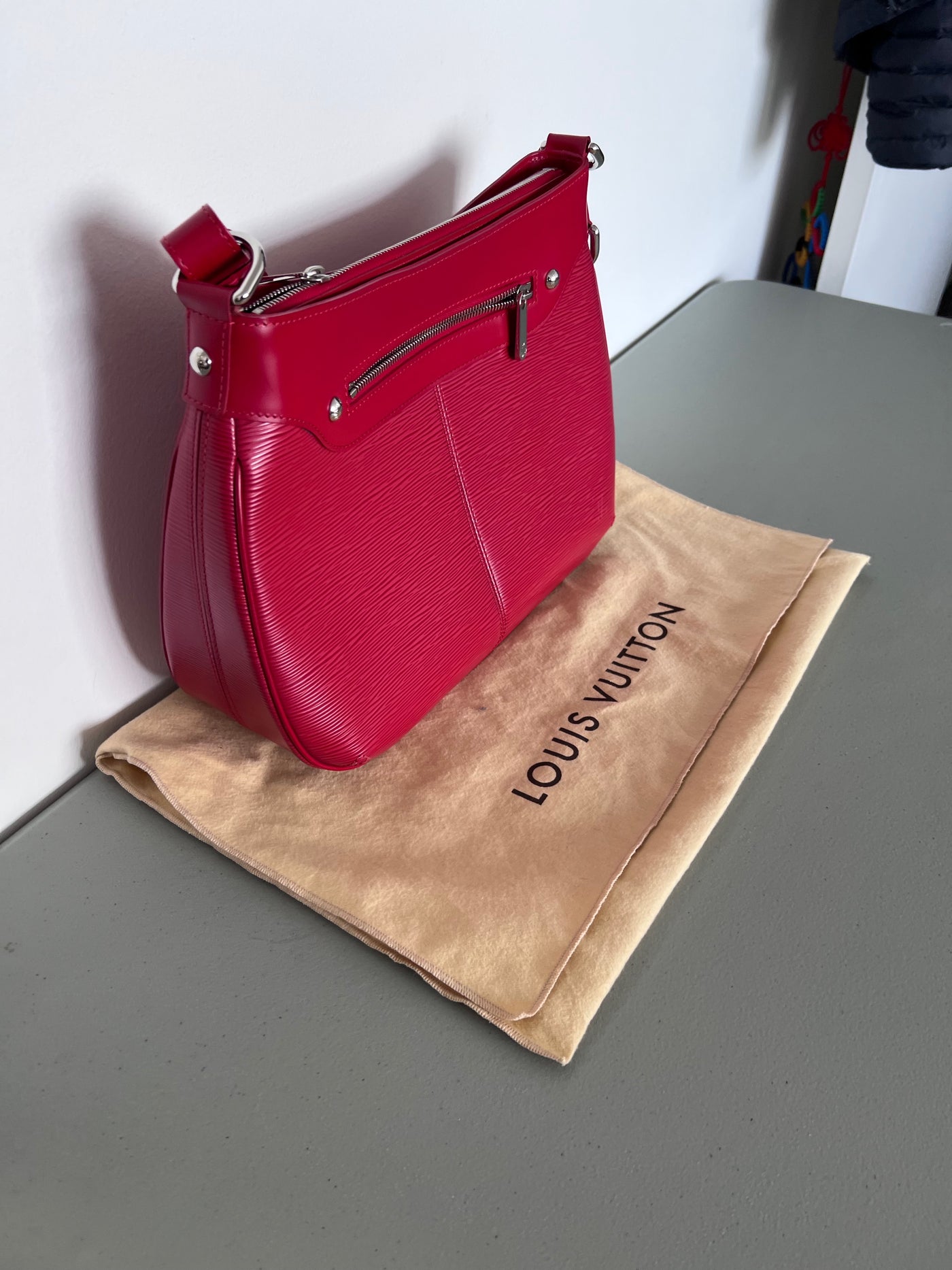 Louis vuitton hot sale red crossbody