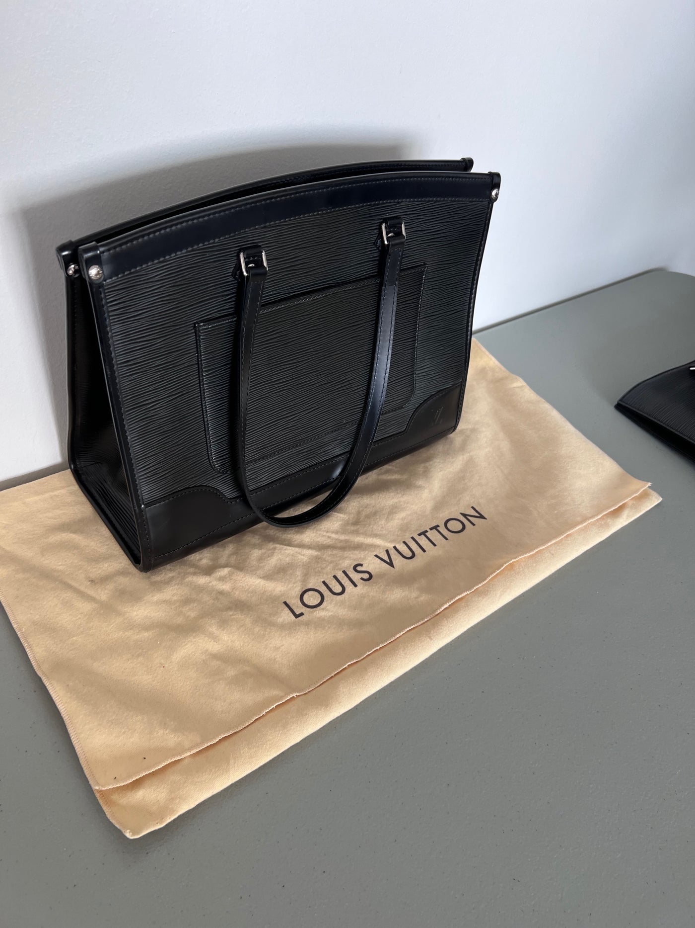 Louis vuitton black deals leather bag