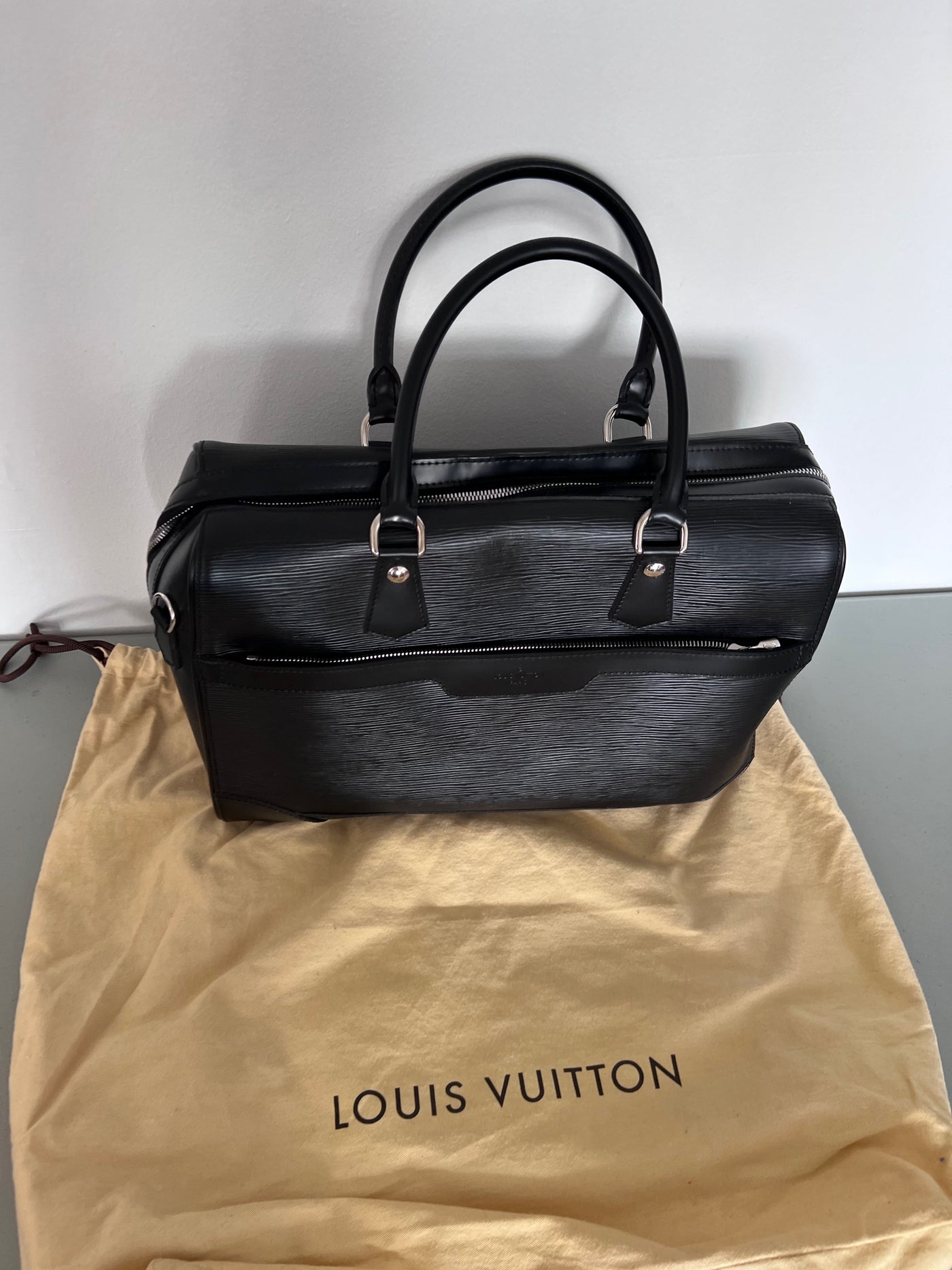 Louis Vuitton Black Epi Leather Sac de Ville Bourget – Sell My