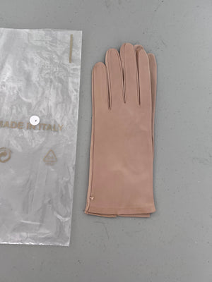 Light tan deals leather gloves