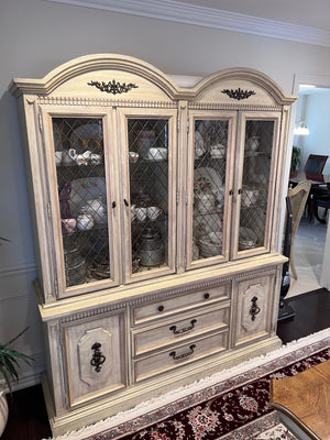 Vintage French Provincial "Stanley Furniture" Hutch China Cabinet