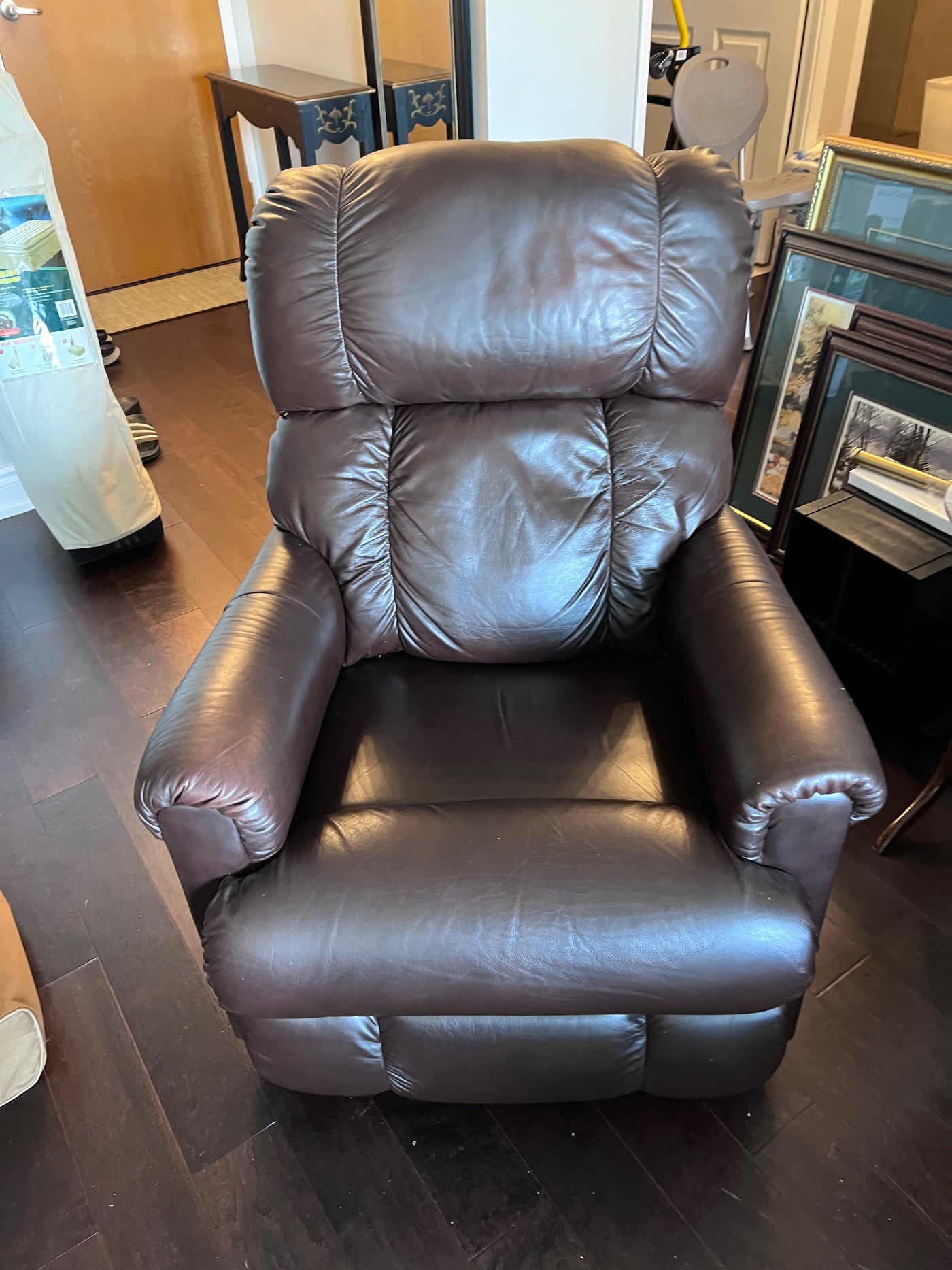 Tan leather lazy boy recliner hot sale